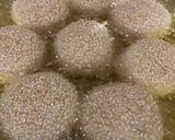 Foto langkah ke 6 dari resep Onde-onde kacang hijau empuk dan anti meletus.