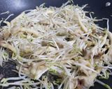 Hình bước làm 1 của món Mì quảng trộn chay