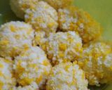 Foto langkah ke 2 dari resep Bola-Bola Nasi Ayam Keju.