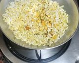 A picture of step 4 of Puffed rice chivda.
