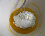 Foto del paso 3 de la receta: Crema de mango y chocolate blanco con avellanas