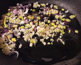 Foto del paso 1 de la receta: Salsa de champiñones y verdeo para pastas