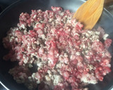 Foto del paso 1 de la receta: Cazuela de alubias con carne picante y queso  gratinado al horno 🇲🇽🌶 🇪🇸