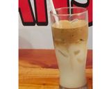 Foto langkah ke 3 dari resep Dalgona coffee viral.