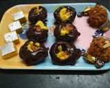 A picture of step 3 of Chocolate panipuri.
