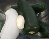 Foto del paso 3 de la receta: Salsa verde de jalapeño y limón
