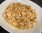 Foto del paso 5 de la receta: Arroz con pavo y sofrito de verduras 🦃🫑🍅