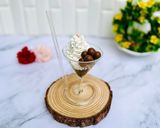 A picture of step 4 of Oreo dessert pots.