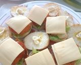 Gambar langkah 4 resipi Mini burger.