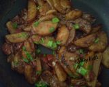 A picture of step 8 of Kapi Cho Potatoes.