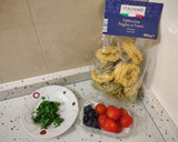 Foto del paso 1 de la receta: Fettuccine salteados con anís, pasas y cherrys