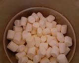 Foto langkah ke 2 dari resep Choco Mallow Cereal Treat Bars.