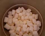 Foto langkah ke 2 dari resep Choco Mallow Cereal Treat Bars.