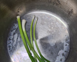 Foto del paso 2 de la receta: Habas enzapatás