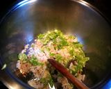 A picture of step 2 of Salmon Head and Skeleton Soup with Noodles.