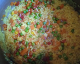 Foto del paso 3 de la receta: Timbal de arroz con mix de vegetales y cúrcuma 🥕🌽☘️🎊🌰🌶️🧄🫑