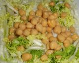 Foto del paso 2 de la receta Ensalada de garbanzos con atún y escarola