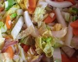 Gambar langkah 4 resipi Sayur Goreng.