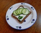 Une image de l'étape 3 de Healthy toast fromage concombre 🍞 🧀 🥒.