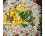 Foto langkah ke 3 dari resep Nasi Goreng Telur Tanpa Kecap.