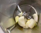 Foto del paso 1 de la receta: Crema de calabacín y champiñón sin patata en Thermomix