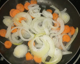 Foto del paso 1 de la receta: Pollo en salsa de zanahoria y piña light