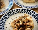 Foto del paso 5 de la receta Sepia encebollada sobre mini focaccias a la pimienta