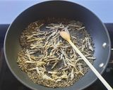 A picture of step 2 of Herbal Chicken aka kacangma koi ciu.