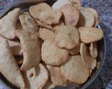 उड़द दाल की चंदिया गुजिया (Udad daal ki chandiya, gujiya recipe in hindi) रेसिपी चरण 9 फोटो