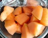 A picture of step 1 of Melon bites.