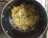 Foto del paso 2 de la receta: Rollitos de hojaldre, rellenos de carne 🍖 y vegetales 🥬