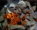 Foto langkah ke 2 dari resep Soup ayam kunyit simple.