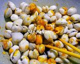 Hình bước làm 2 của món Sò huyết rang me