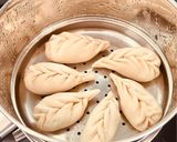 A picture of step 4 of Steamed Momos.