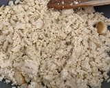 Foto del paso 3 de la receta: Ensalada de lombarda vegana con falso arroz y huevo