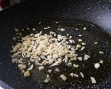 Foto del paso 2 de la receta: Langostinos al ajillo con cava 🦐🍾