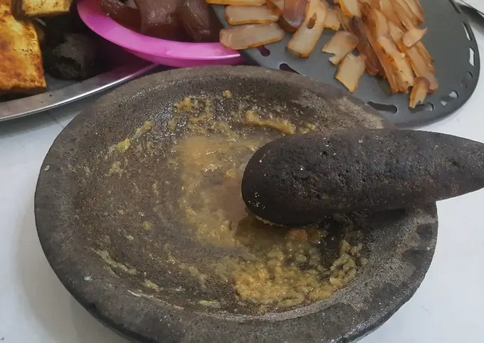 Langkah-langkah untuk membuat Cara membuat Kerupuk Kulit Kerbau / Kerupuk Rambak ala Rumahan