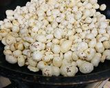A picture of step 2 of Phool Makhanay.