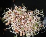 Foto langkah ke 3 dari resep 12. Sayur Tumis toge dan tempe (cepat jadi).