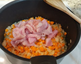 Foto del paso 3 de la receta: Fideuá de pavo y salchichas frescas