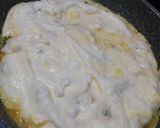 Foto del passaggio 4 della ricetta Frittata nuvola 🥚🥒☁️svuota frigo 😉