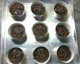 Foto langkah ke 6 dari resep Triple Choco Muffin.