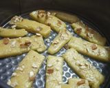 A picture of step 3 of Butter almond sticks.