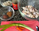 Foto langkah ke 1 dari resep ❤️ Tumis Bawang Putih Teri Cabe Rawit.