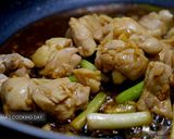 A picture of step 5 of Stir-Fried Chicken with Scallions - Spicy and Tender, Perfect with Rice.