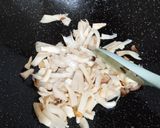 Foto langkah ke 2 dari resep Tumis Jamur Tiram.