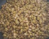 A picture of step 4 of Mung Beans Fritters.