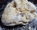 Foto del paso 5 de la receta: Pancitos de maíz con pasas de uva