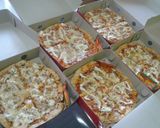 Foto langkah ke 10 dari resep Best Simple Pizza Ever 👌 (No Egg, No Ulen, No Mixer, No Oven).