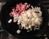 A picture of step 1 of Pea and Pancetta Pasta Risotto.